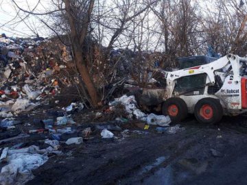 За кошти небайдужих громадян: у громаді на Волині впорядковують сміттєзвалище. ФОТО