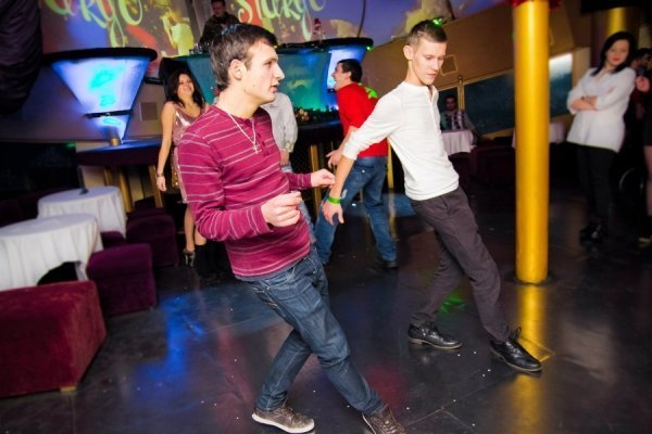 Клуб Золото (фото взяті з http://vk.com/zoloto_in_lutsk)