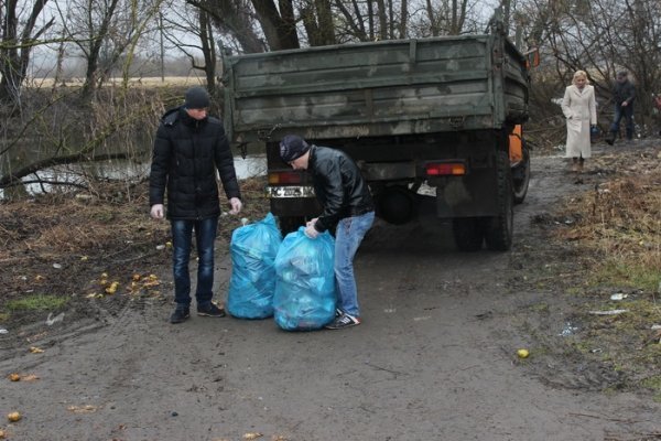 Узбережжя Стиру почали прибирати після зими. ФОТО