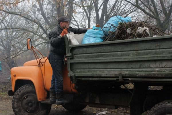 Узбережжя Стиру почали прибирати після зими. ФОТО