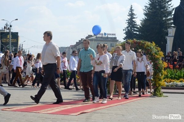 Нові студенти політеху пройшлися червоною доріжкою. ФОТОРЕПОРТАЖ