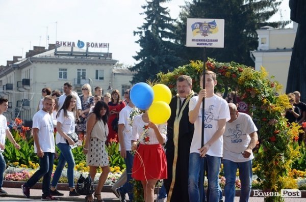 Нові студенти політеху пройшлися червоною доріжкою. ФОТОРЕПОРТАЖ