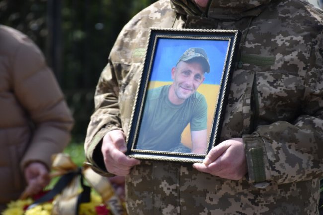 У Луцьку попрощалися з воїном Святославом Юзефчуком