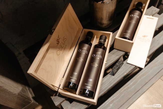 Час небанальних і красивих подарунків: де у Луцьку купити набори із корисних смаколиків*