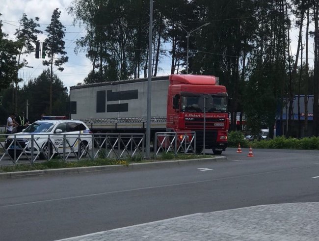 Вантажівка на смерть переїхала чоловіка у Ковелі. ФОТО