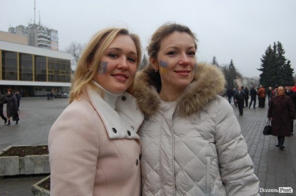 У Луцьку відбувся автопробіг за Європу. ФОТО