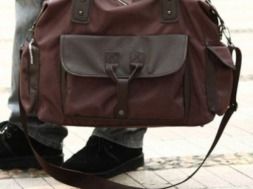 У Ковелі біля залізничного вокзалу у чоловіка вкрали сумку з грошима та документами