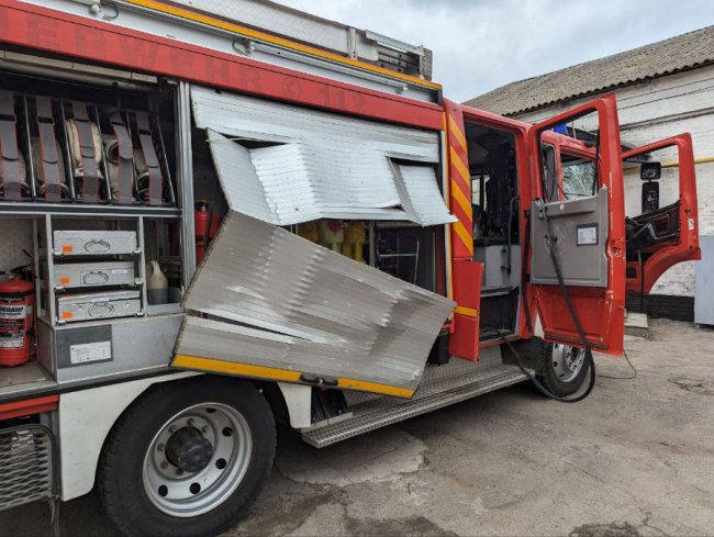 Росіяни обстріляли рятувальників, які гасили пожежу. Є поранені