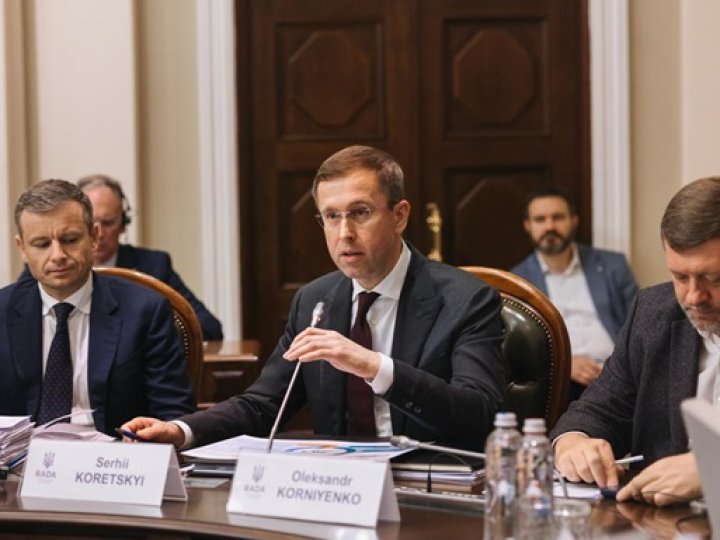 В України закінчуються держфінанси, – прем'єр-міністр