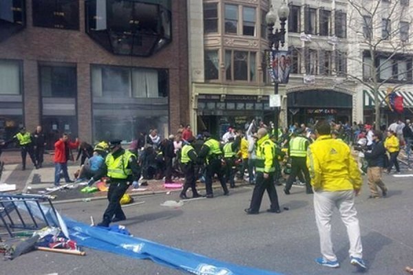 Вибухи в Бостоні: повідомляють про 12 загиблих. ФОТО. ВІДЕО