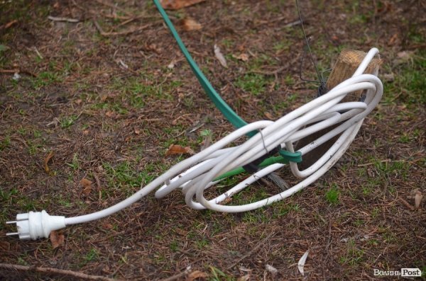 Почали прикрашати головну ялинку Луцька. ФОТО