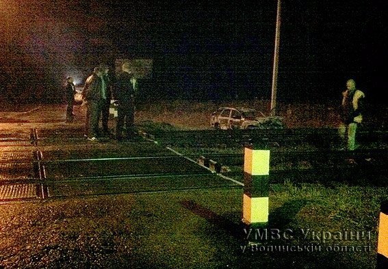 На Волині внаслідок ДТП загорівся автомобіль. ФОТО