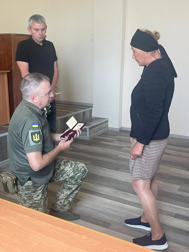 Рідним загиблих воїнів з Волині вручили посмерті нагороди Героїв. ФОТО