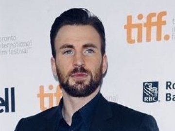 Капітан Америка «засвітився» у київському аеропорту