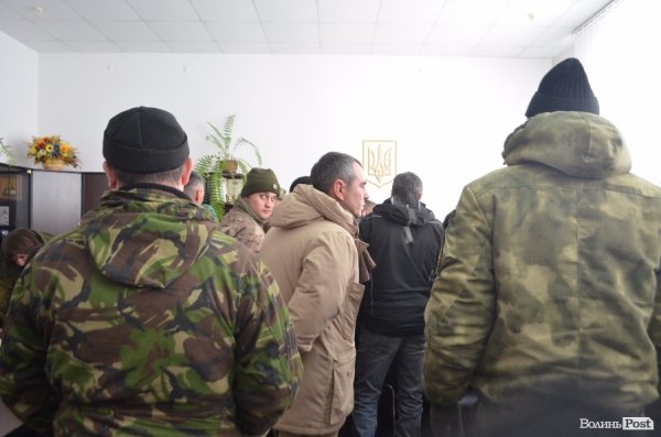 Волинські активісти завітали до найбагатших декларантів