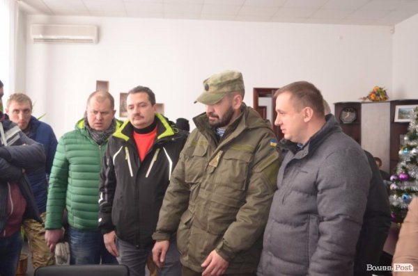 Волинські активісти завітали до найбагатших декларантів