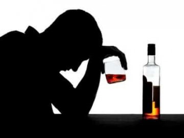 На Волині виявили п'яну жінку, яка лежала біля дороги