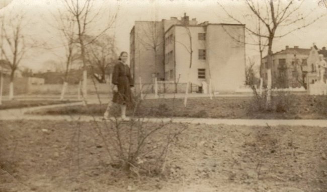 Луцька школа №1. Фото кінця 1940-х – початку 1950-х рр.