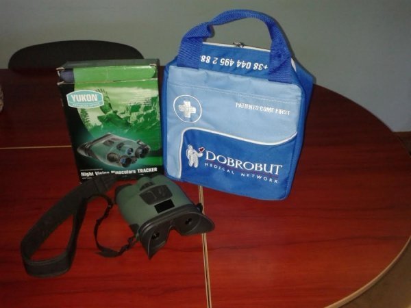 У Луцьку для бійців закупили прилад нічного бачення, 200 аптечок та 12 плащів. ФОТО 