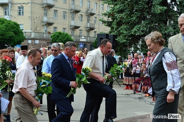 У Луцьку вшанували Шевченка. ФОТО