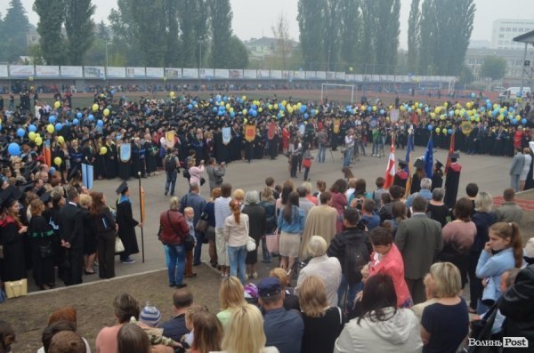 Фотопогляд: посвята в студенти першокурсників СНУ