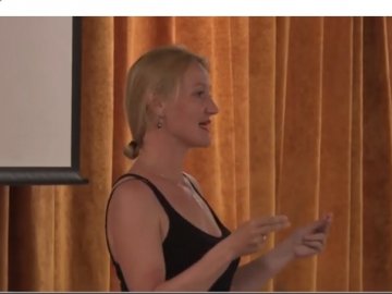 У Луцьку поезія «зазвучала» мовою жестів. ВІДЕО