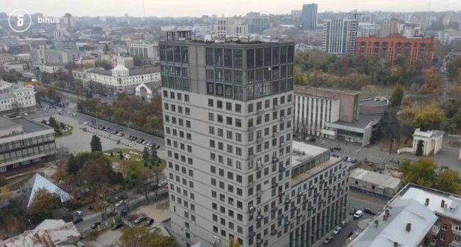 Елітний автопарк, нерухомість і російські паспорти: чим володіє родина замкерівника БЕБ на Волині. ВІДЕО