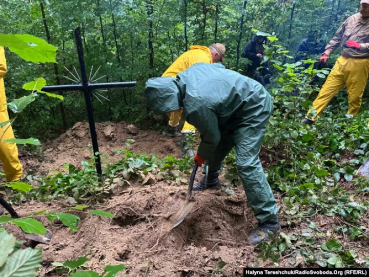 Україна дозволила Польщі провести нову ексгумацію жертв Волинської трагедії