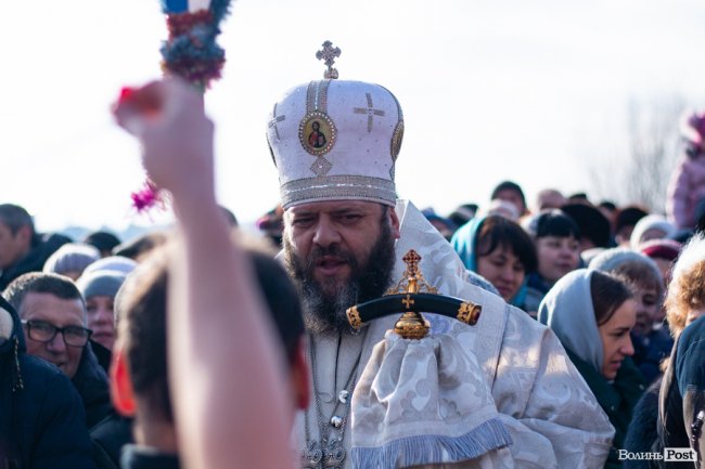 Як лучани пірнали в крижану купіль Стиру. ФОТО. ВІДЕО