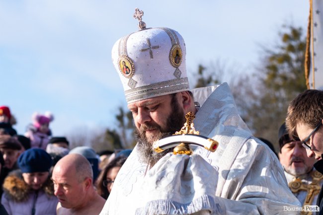 Як лучани пірнали в крижану купіль Стиру. ФОТО. ВІДЕО
