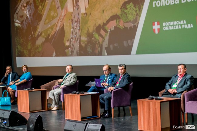 Сотні гостей та офіційні вітання: у Луцьку – міжнародний бізнес-форум. ФОТО