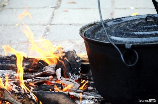  У Луцьку Романюк варив борщ на фестивалі їжі. ФОТО