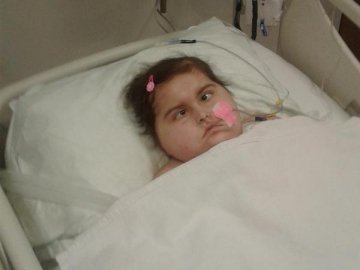 Почала реагувати та дивиться мультики: розповіли про стан Насті Абрамчук