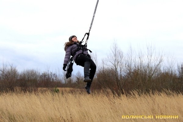 У Луцьку закрили сезон стрибків з труби заввишки 50 метрів. ФОТО