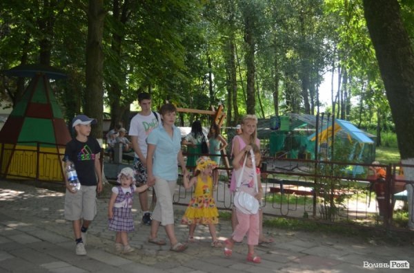 Благодійна акція у Луцькому зоопарку. ФОТО