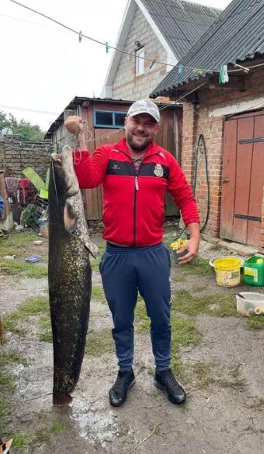 На Волині рибалка спіймав майже 20-кілограмового сома 