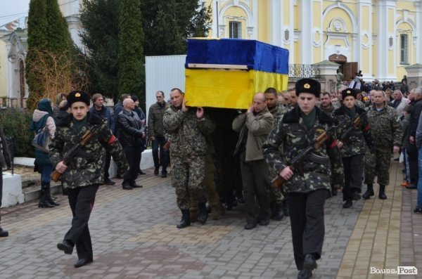 У Луцьку прощалися із двома загиблими бійцями АТО. ФОТО