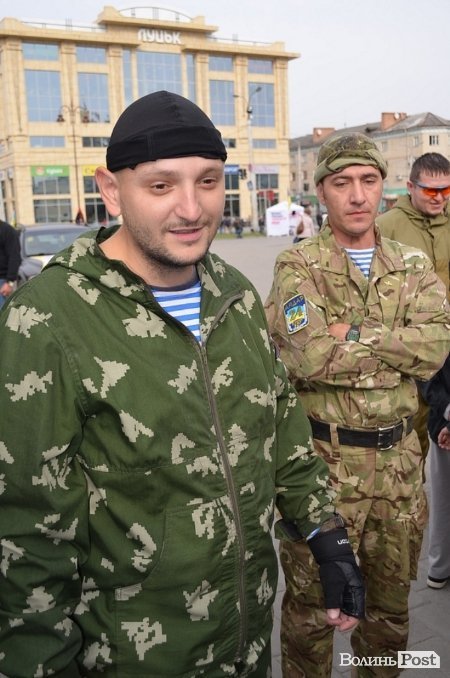 Батальйону «Айдар» подарували «броньовика». ФОТО