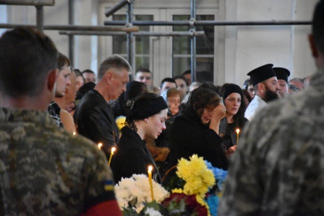 Лучани провели в останню дорогу Героїв Івана Бондарука, Сергія Доценка та Геннадія Сижука