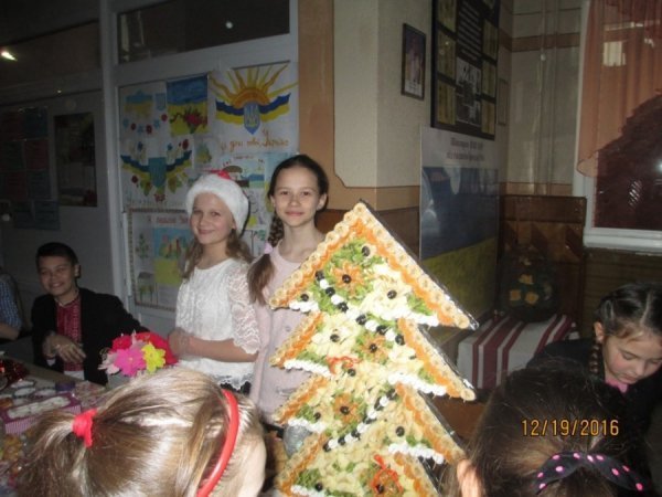 Луцькі дітлахи зібрали гроші на теплі речі для солдатів