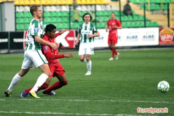 Західноукраїнське дербі: фото з гри «Волині» у Львові