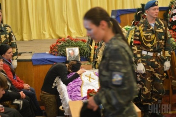 Попрощалися із жертвами російської агресії на Сході. ФОТО