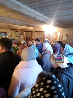 У селі на Волині священик УПЦ МП облаштував «церкву» у своєму гаражі. ФОТО