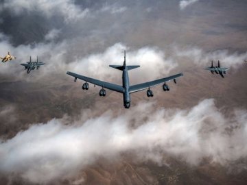 США перекинули до Польщі стратегічний бомбардувальник B-52