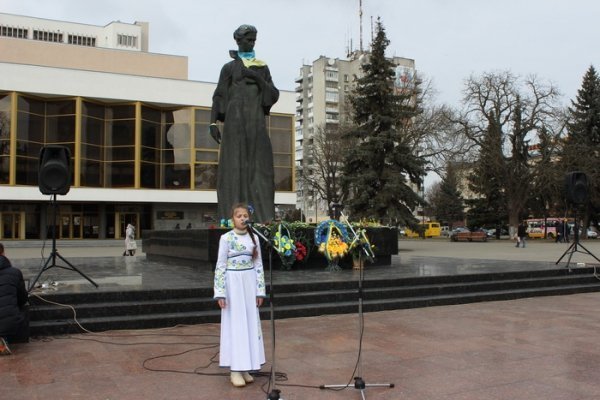 У Луцьку вшанували пам'ять Лесі Українки. ФОТО