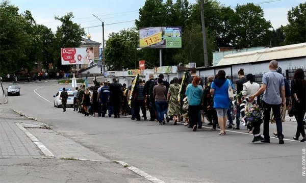 Поховали загиблого під Волновахою нововолинця. ФОТО. ВІДЕО