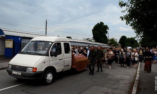 Поховали загиблого під Волновахою нововолинця. ФОТО. ВІДЕО