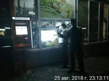 У Луцьку посеред ночі торгували алкоголем