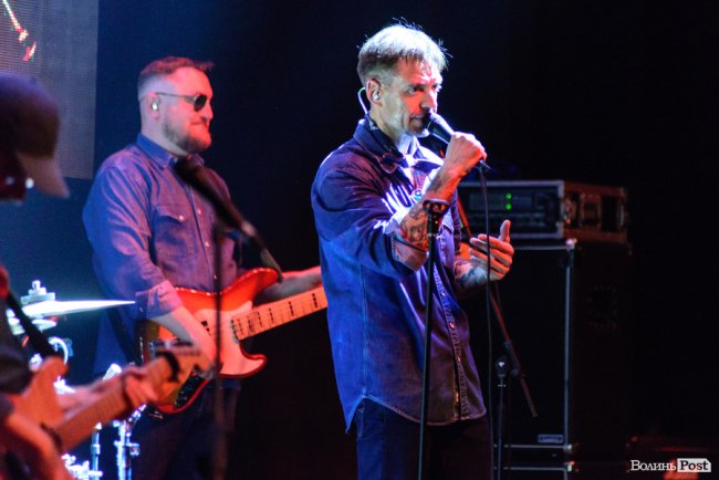 «Шухер, граждане! На сцене психопат!»: яким був концерт гурту «Ляпіс 98» у Луцьку: ФОТОРЕПОРТАЖ