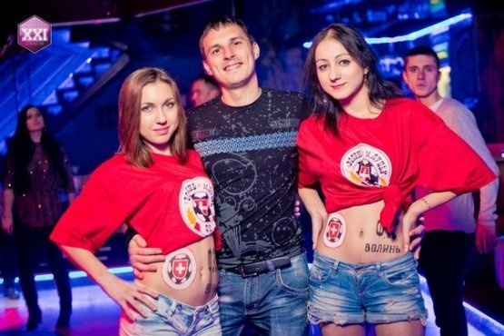 Фото футбольної вечірки в «трьошці»